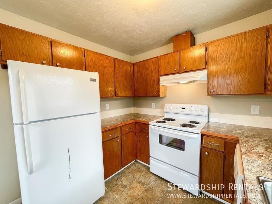 541 Lawrence St #A - Photo 7 of 19