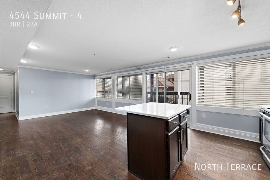 4544 Summit St #4 - Photo 6 of 19