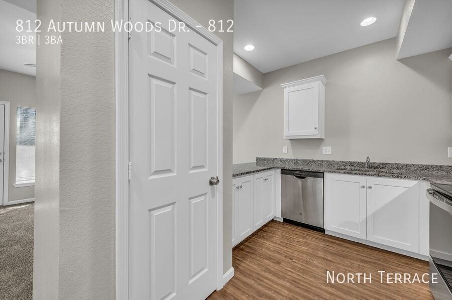 812 Autumn Woods Dr #812 - Photo 5 of 35