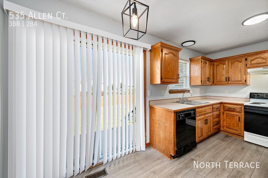 535 Allen Ct - Photo 6 of 41