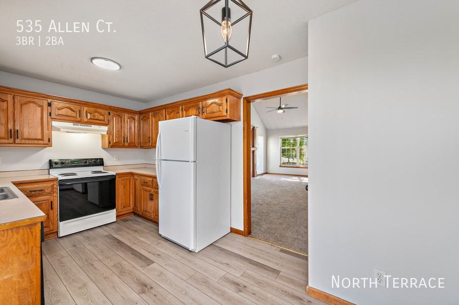 535 Allen Ct - Photo 7 of 41