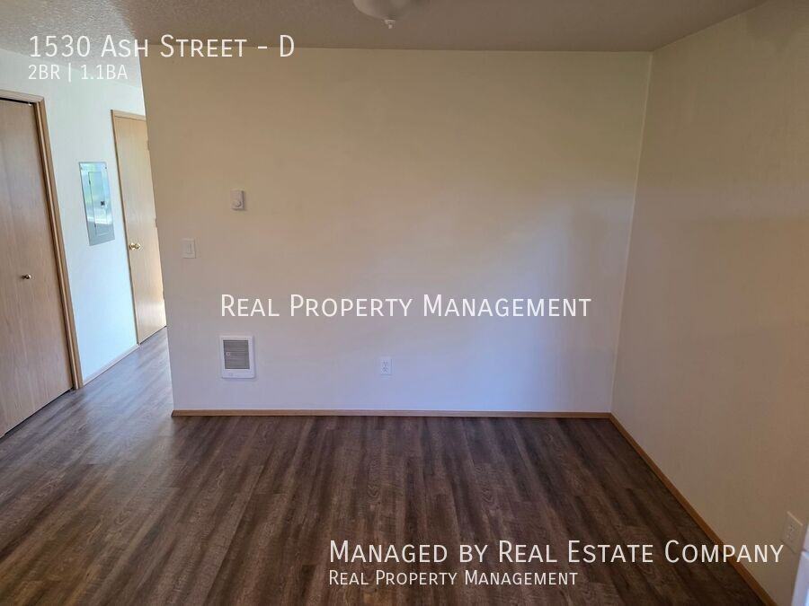 1530 Ash St #D - Photo 6 of 17