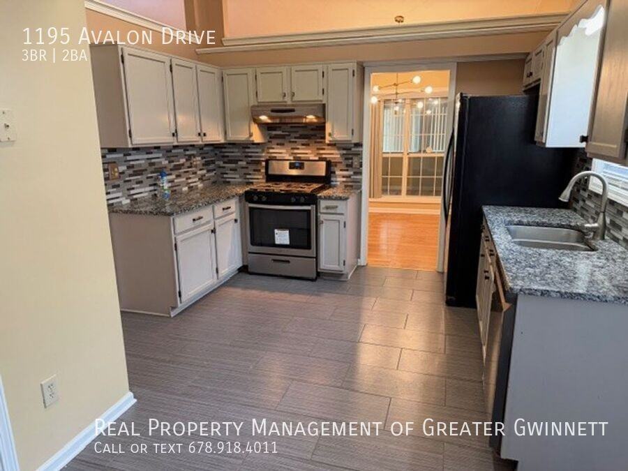 1195 Avalon Dr - Photo 2 of 16