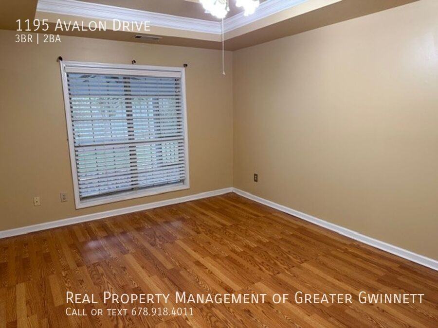1195 Avalon Dr - Photo 4 of 16