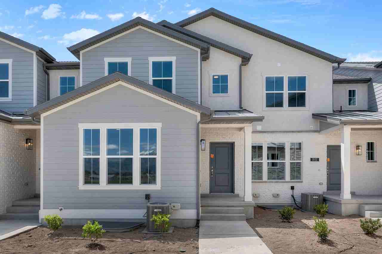 Newly Built 3 Bed 2.5 Bath Townhome in West Jordan - Photo 2 of 3