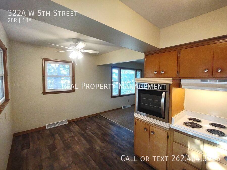 322A W 5th St - Photo 4 of 10