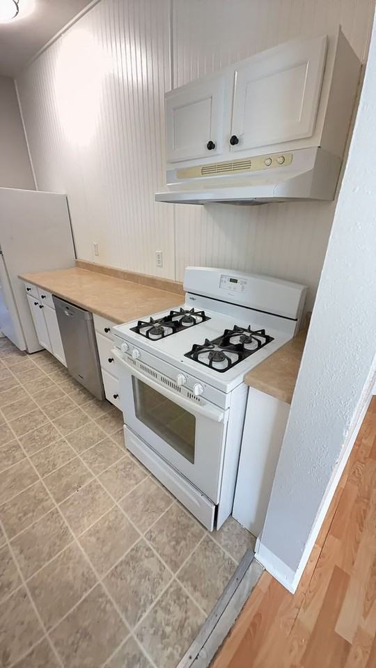 1237 Grant St - Photo 5 of 14