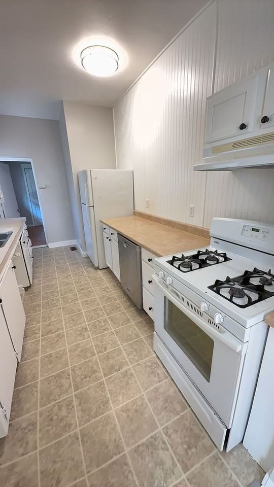 1237 Grant St - Photo 6 of 14