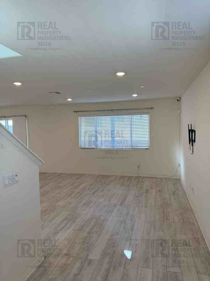 29555 Copper Hill Ct - Photo 2 of 49