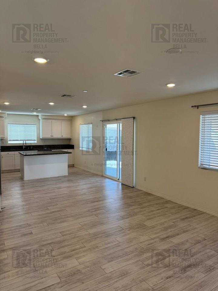 29555 Copper Hill Ct - Photo 3 of 49