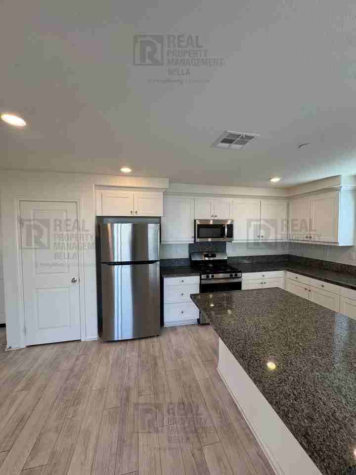 29555 Copper Hill Ct - Photo 7 of 49