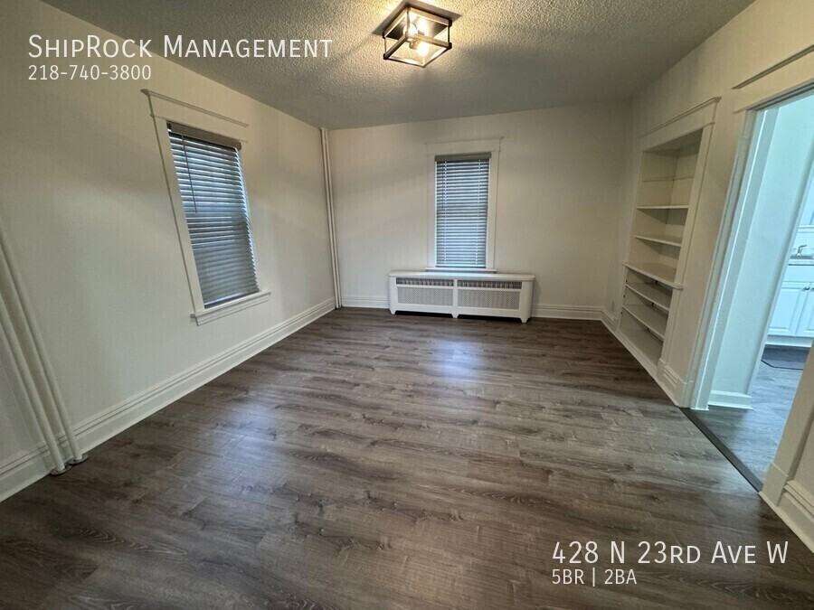 428 N 23rd Ave W - Photo 5 of 27