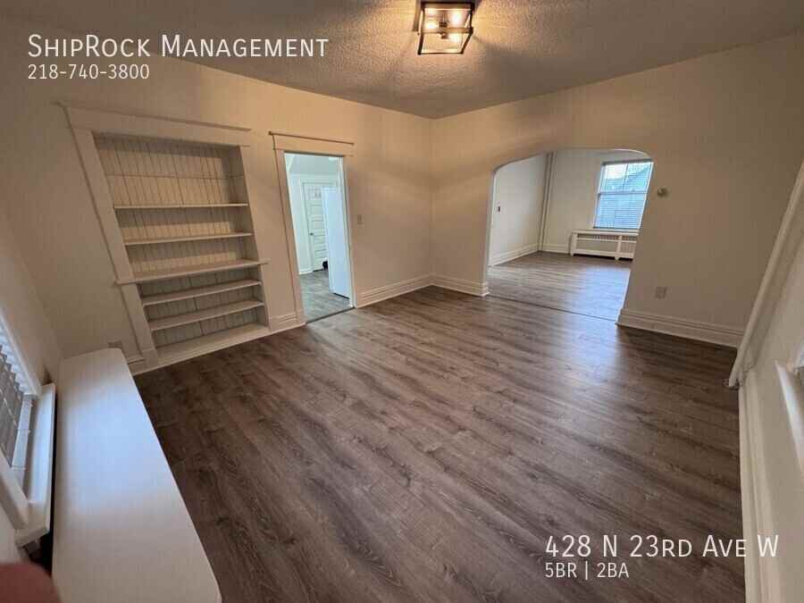 428 N 23rd Ave W - Photo 6 of 27