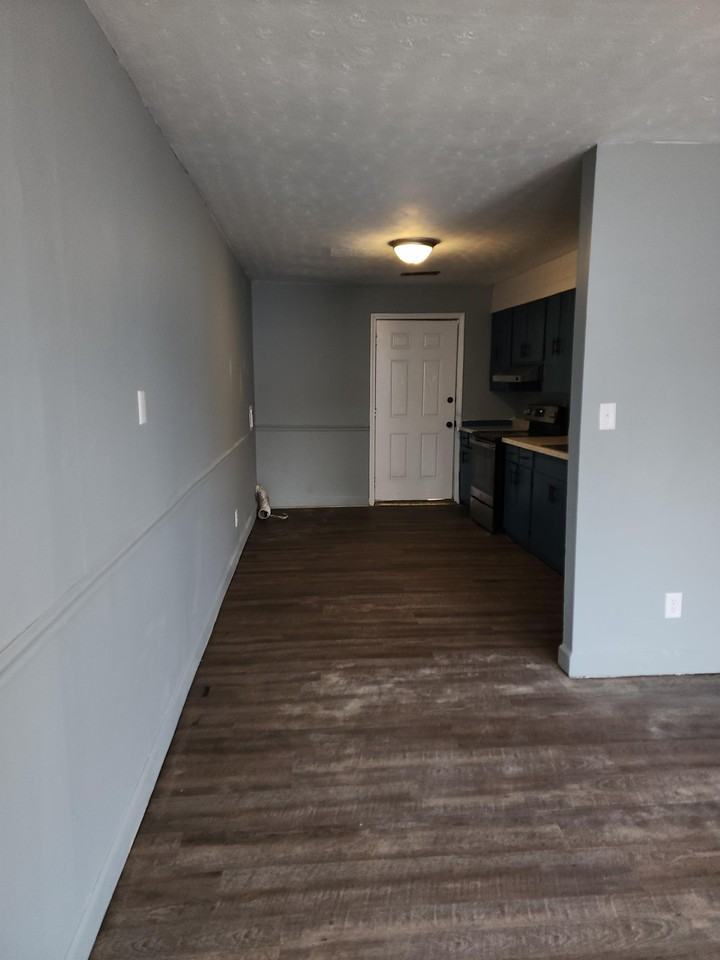 570 W 4th St #1 - Photo 7 of 9