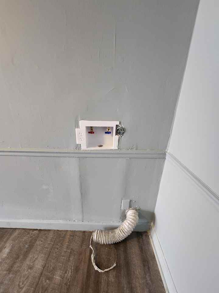 570 W 4th St #1 - Photo 5 of 9