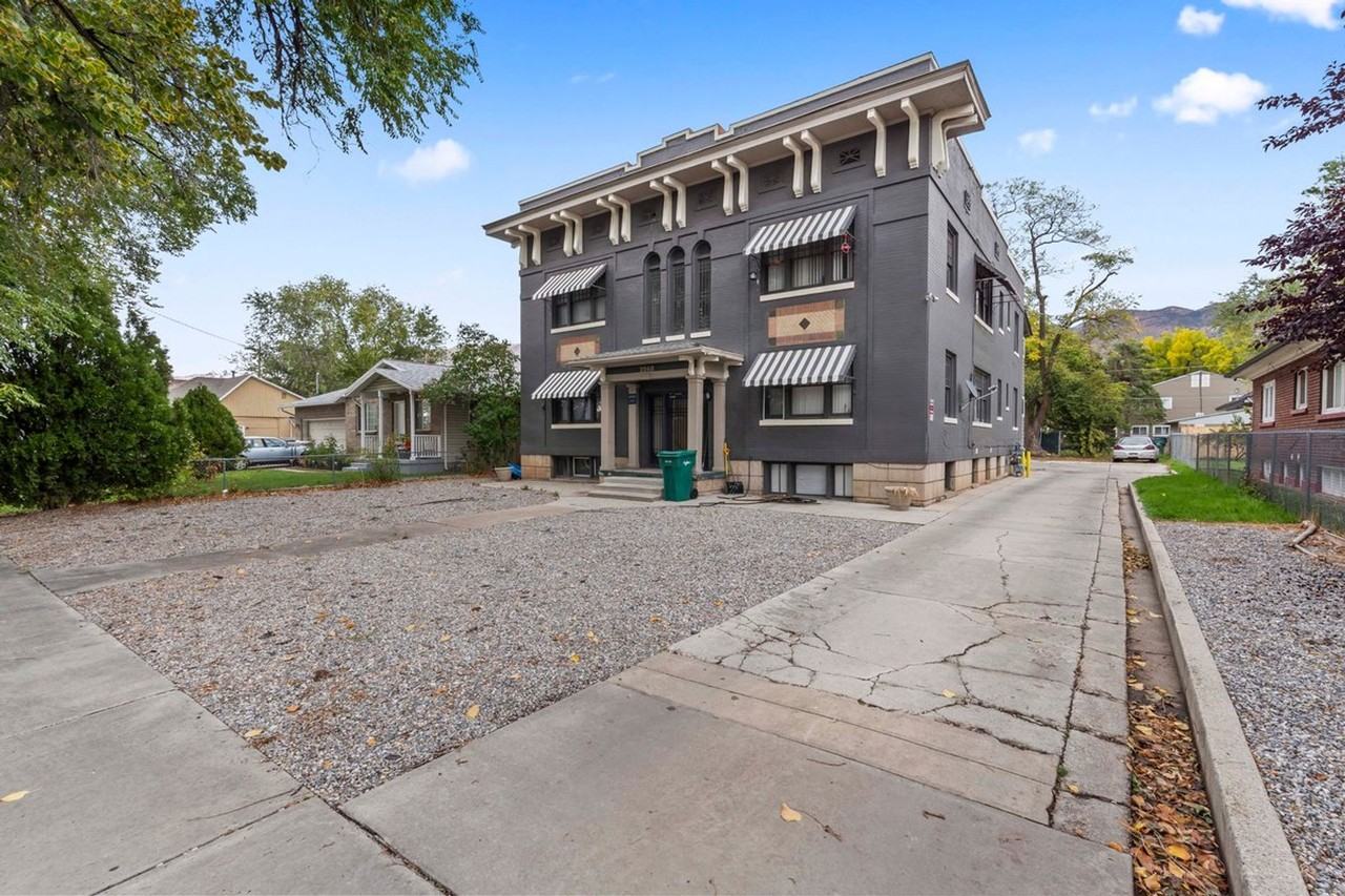 Jefferson Avenue Apartments - Photo 2 of 3