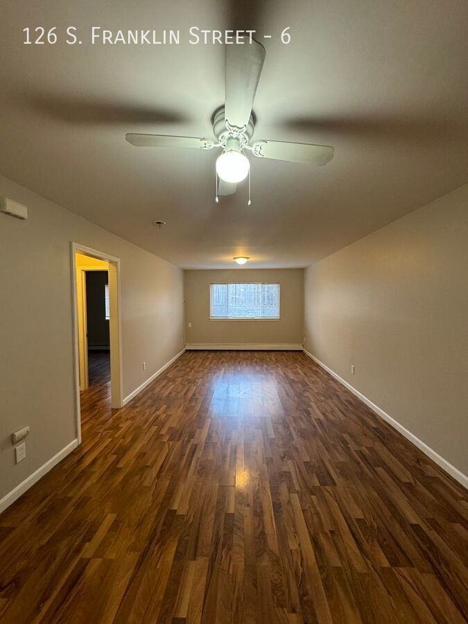 126 S Franklin St #6 - Photo 4 of 12