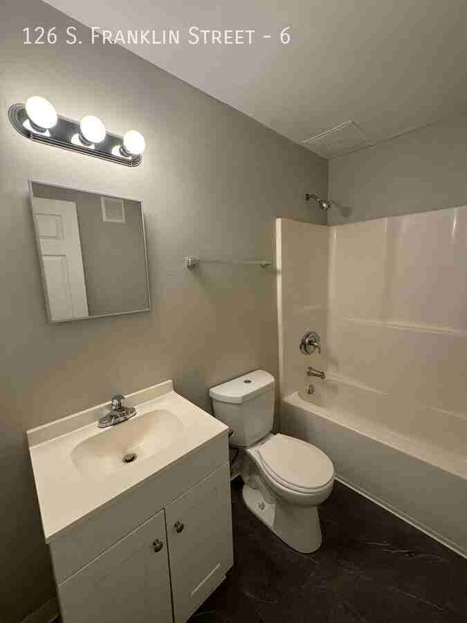 126 S Franklin St #6 - Photo 6 of 12