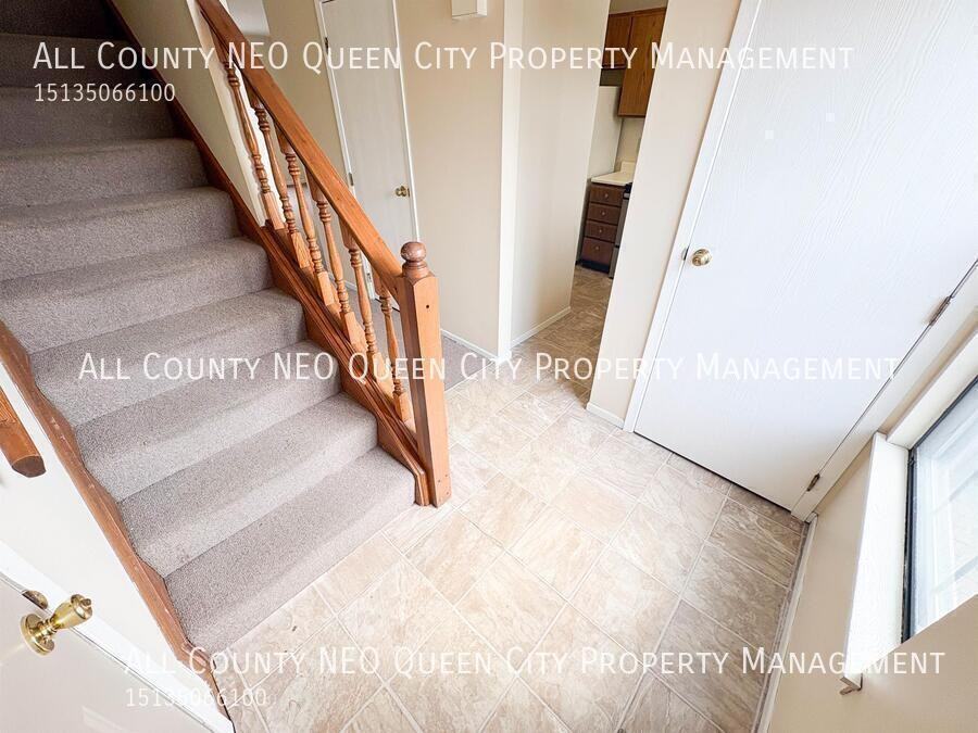 2745 Brookshire Ln - Photo 2 of 24