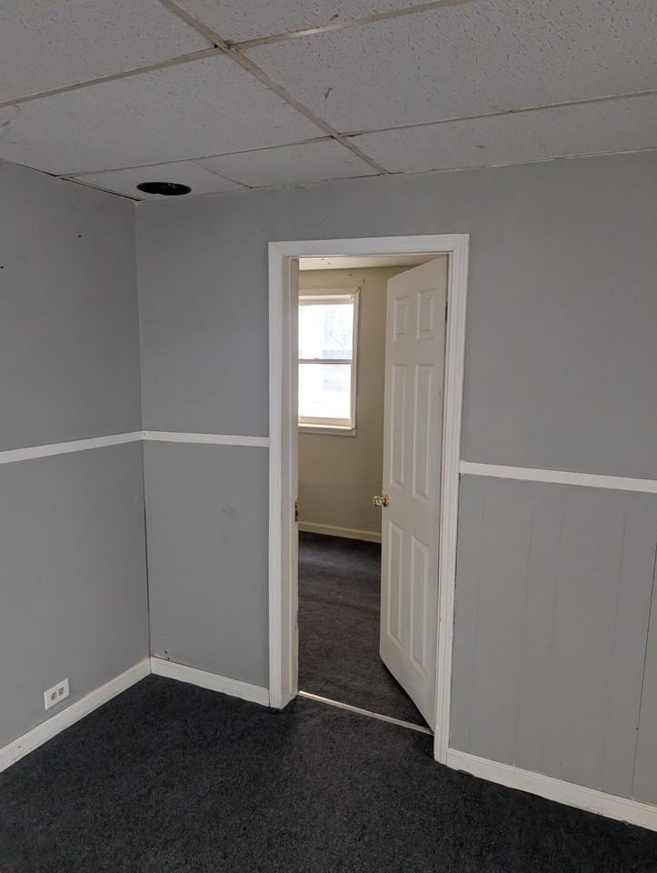 47 Lester St - Photo 4 of 4