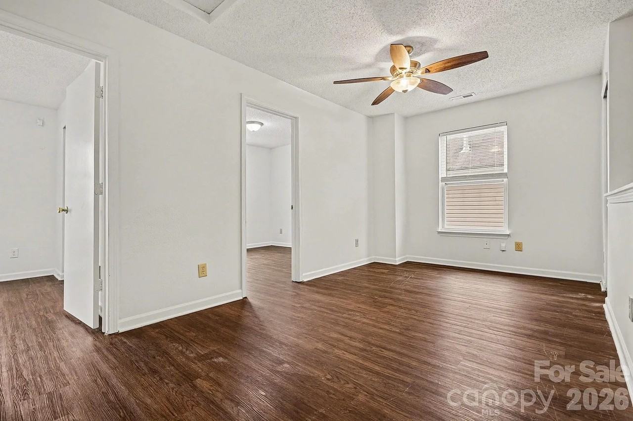 2035 Dunsmore Ln #NA - Photo 3 of 7