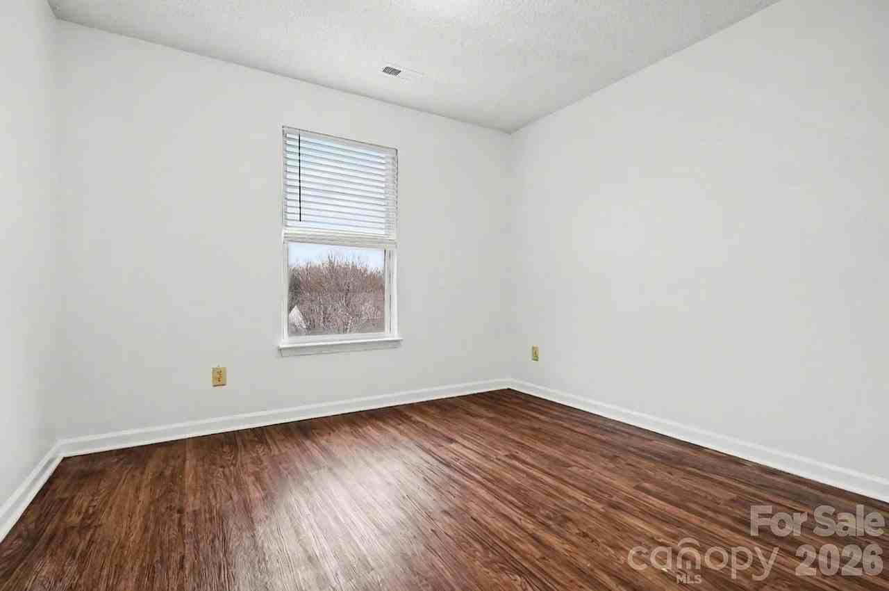 2035 Dunsmore Ln #NA - Photo 7 of 7