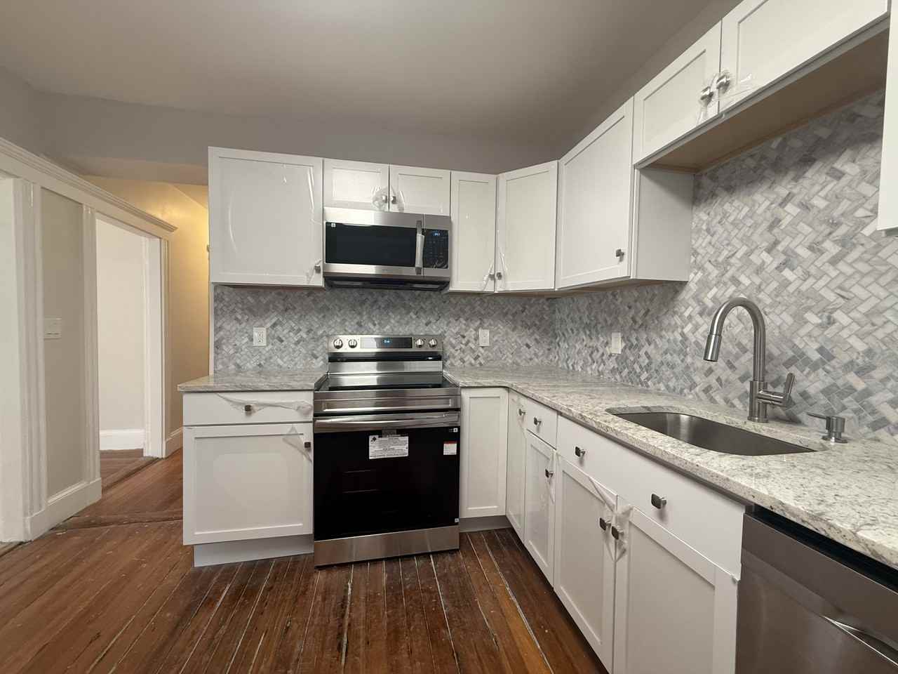 1544 Dorchester Ave #3 - Photo 2 of 12