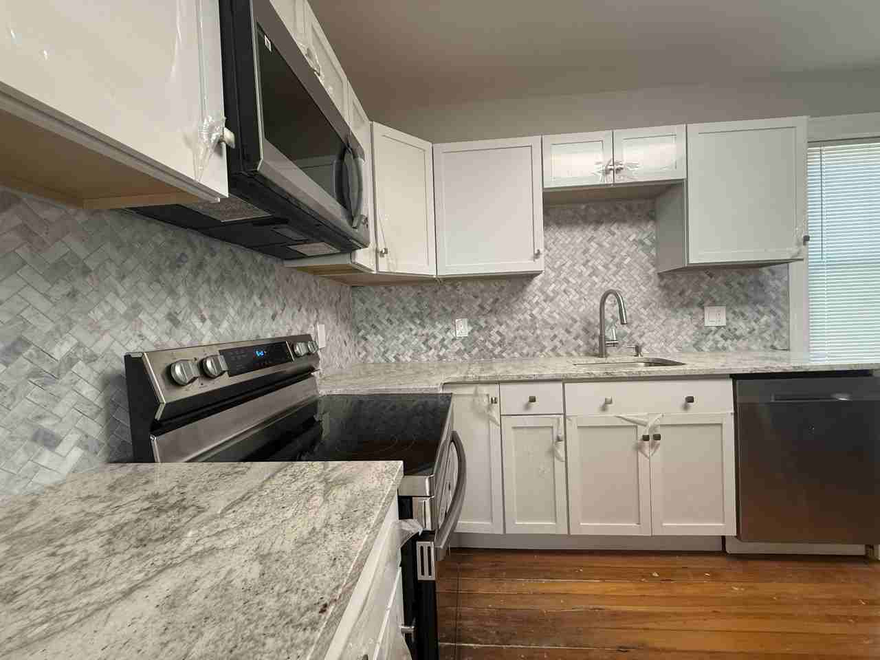 1544 Dorchester Ave #3 - Photo 3 of 12