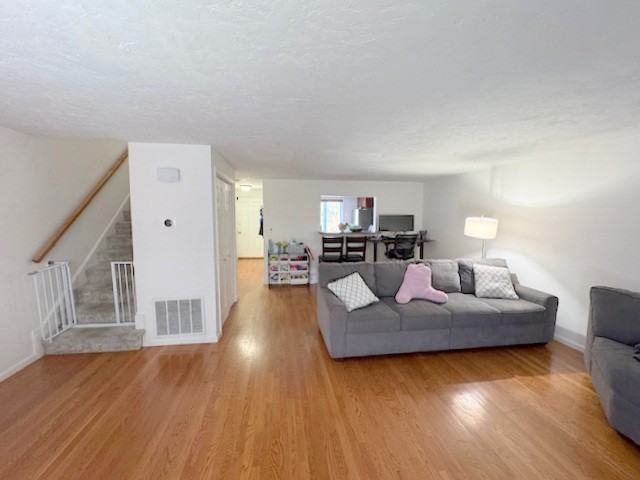 195 Copeland St #B - Photo 4 of 20