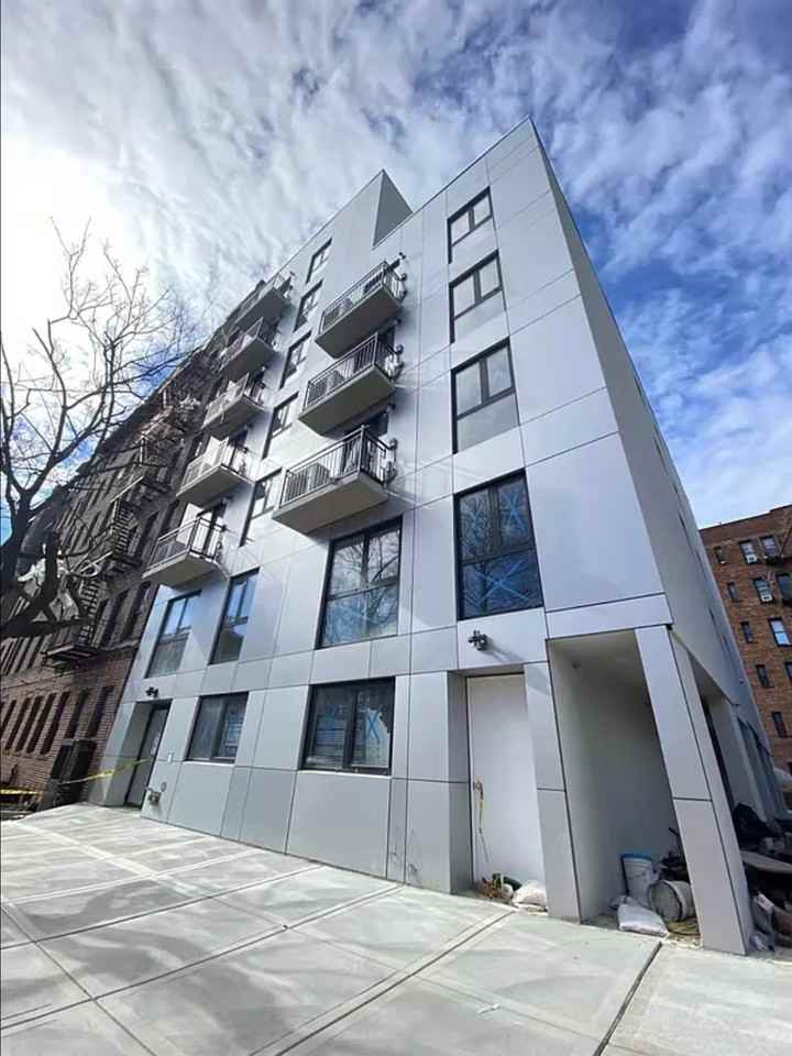 37 32 89th St #2A - Photo 2 of 5
