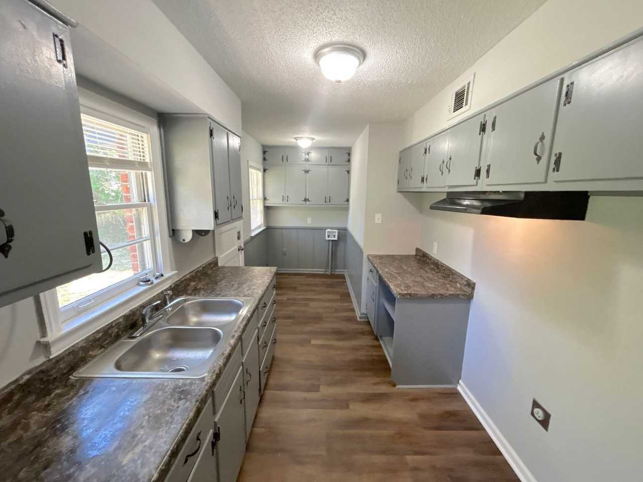 3430 Shiloh Dr - Photo 2 of 11