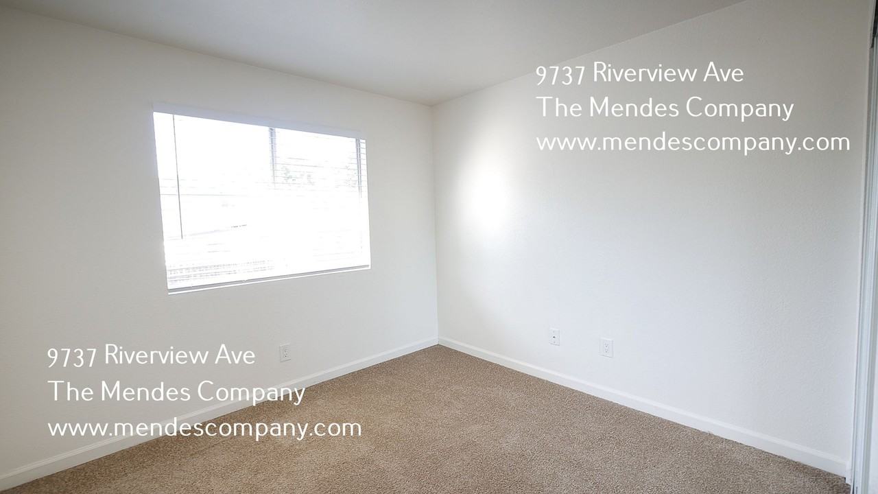 9737 Riverview Ave #3 - Photo 7 of 11