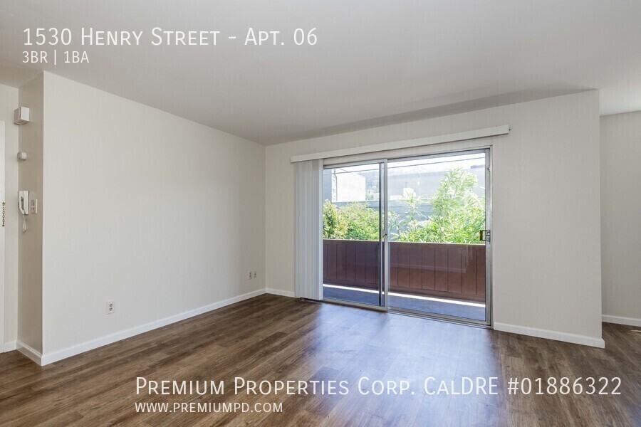 1530 Henry St #06 - Photo 6 of 25