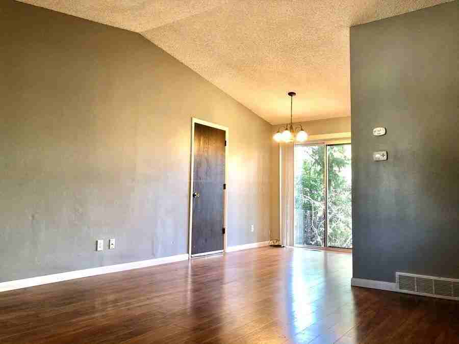 1943 Dorset Dr - Photo 2 of 20