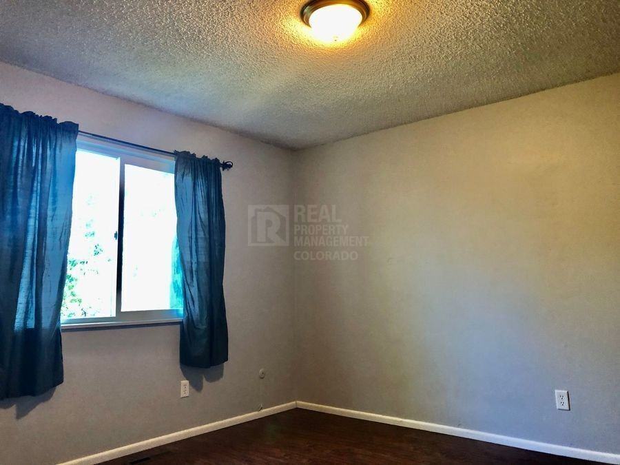 1943 Dorset Dr - Photo 4 of 20