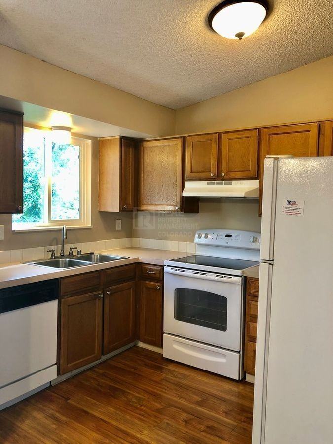 1943 Dorset Dr - Photo 5 of 20