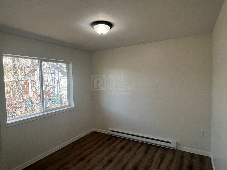 18 Oak St - Photo 5 of 12