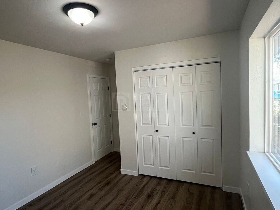 18 Oak St - Photo 6 of 12