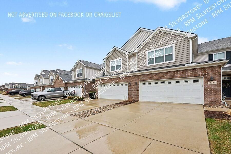 8727 Pioneer St - Photo 4 of 28