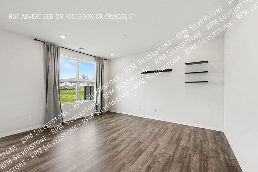 8727 Pioneer St - Photo 6 of 28