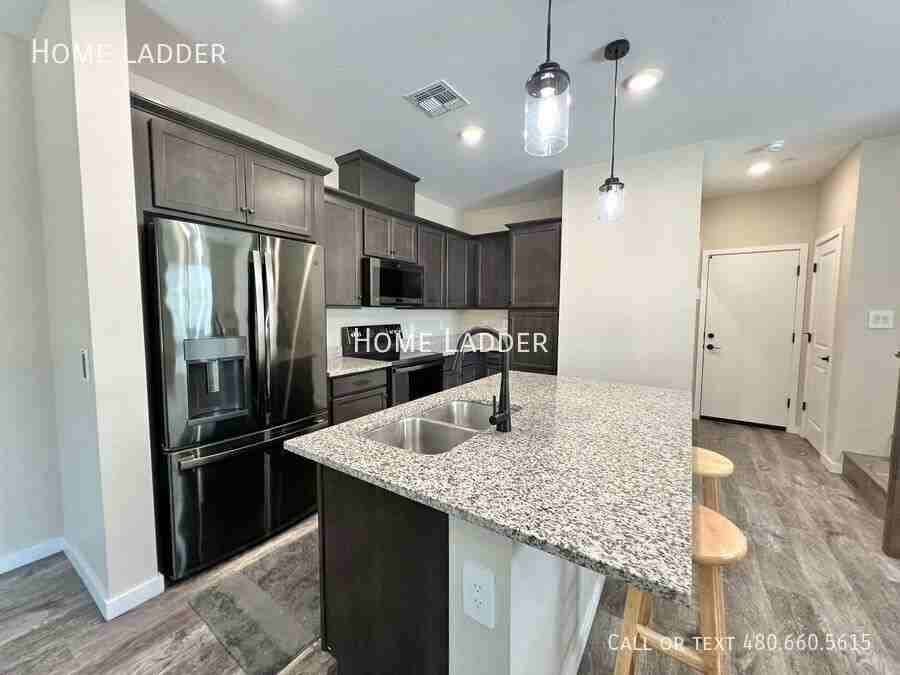 779 E Doral Ave #101 - Photo 4 of 27