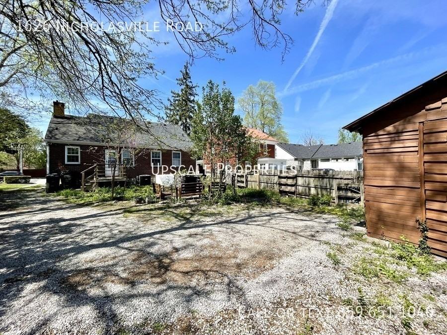 1626 Nicholasville Rd - Photo 3 of 16