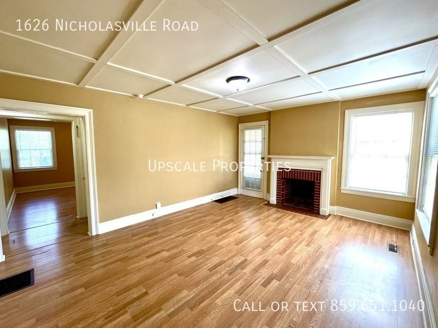 1626 Nicholasville Rd - Photo 5 of 16