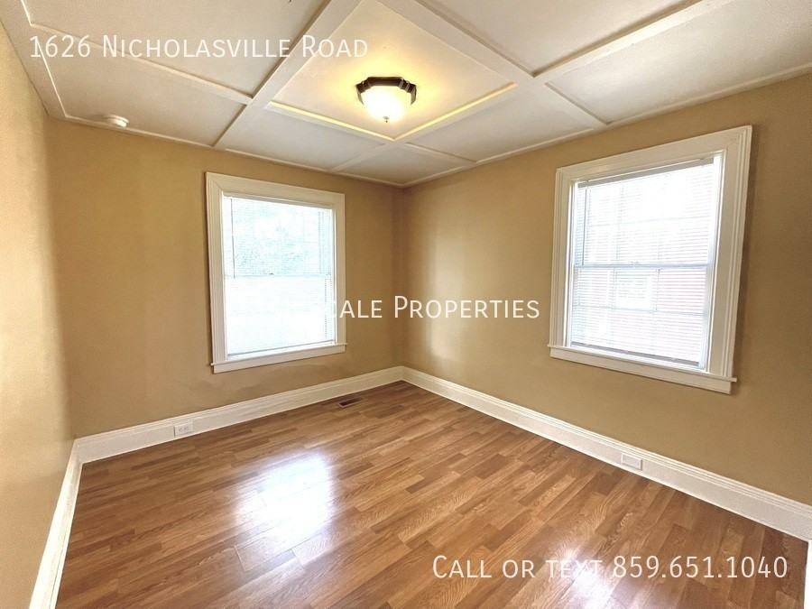1626 Nicholasville Rd - Photo 6 of 16