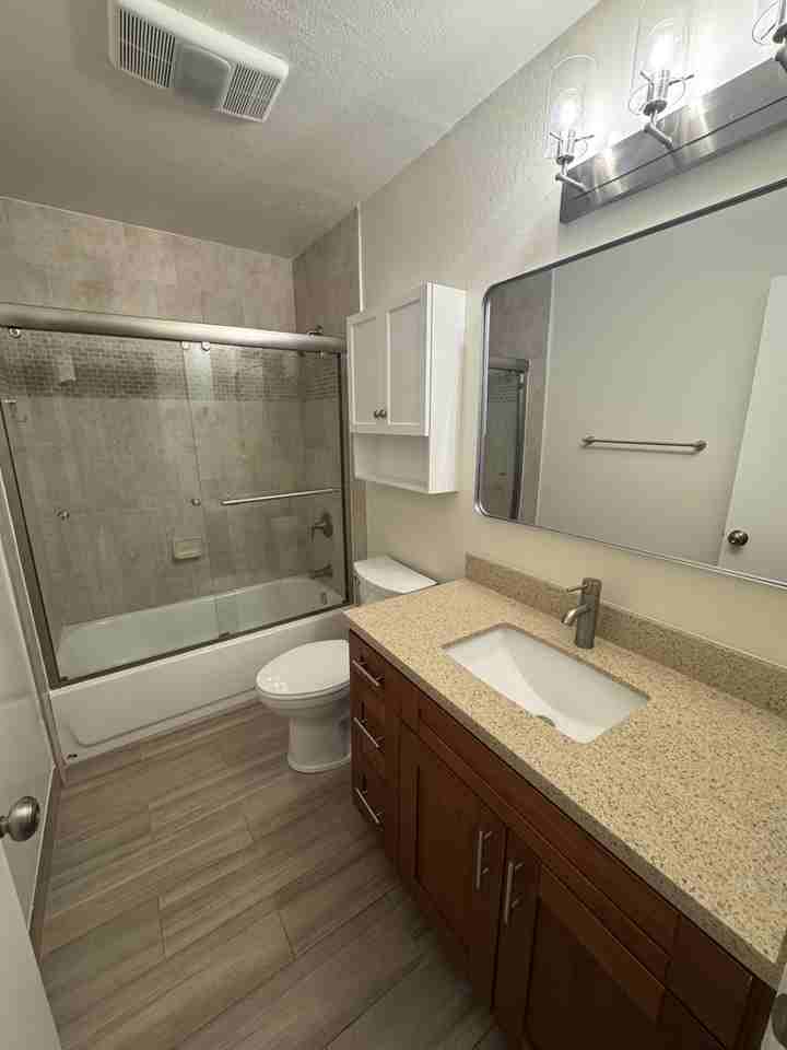 1056 Grand Ave #102 - Photo 5 of 11