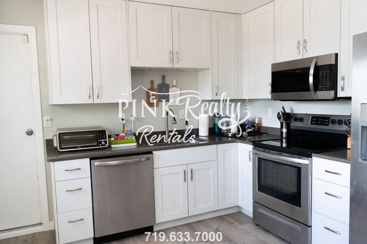 54 Hayes Dr - Photo 4 of 30