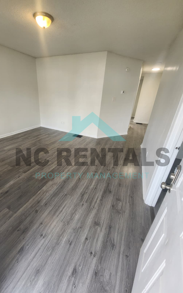 114 N Jackson Ave - Photo 4 of 26