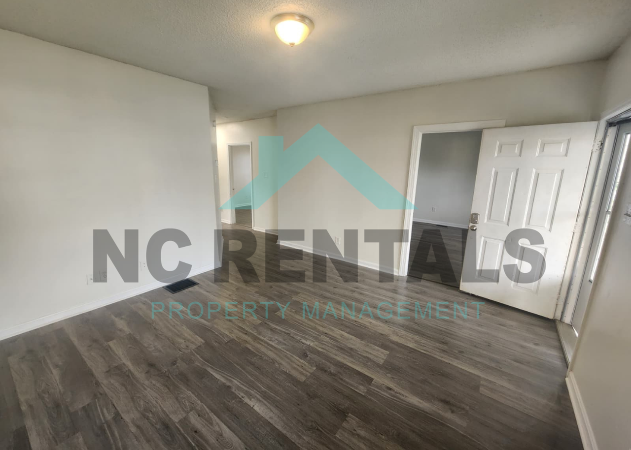 114 N Jackson Ave - Photo 6 of 26