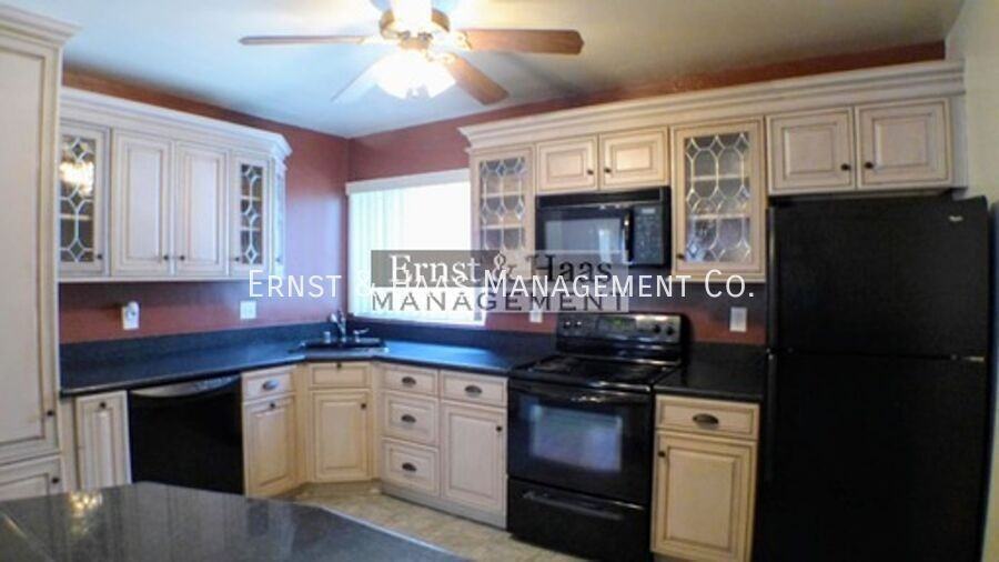 640 E Carson St #5 - Photo 5 of 18