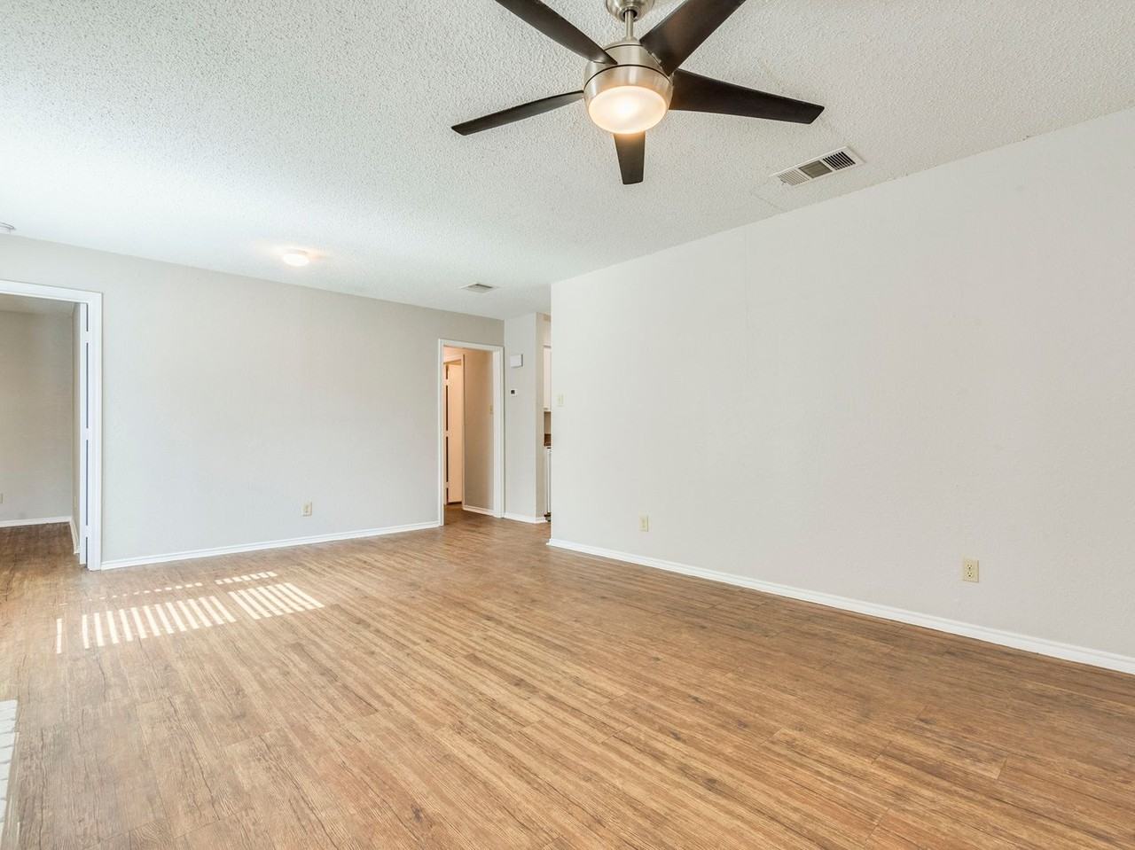 1110 Hyridge St - Photo 3 of 37